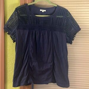 Maurices XL shirt sleeve knit top.